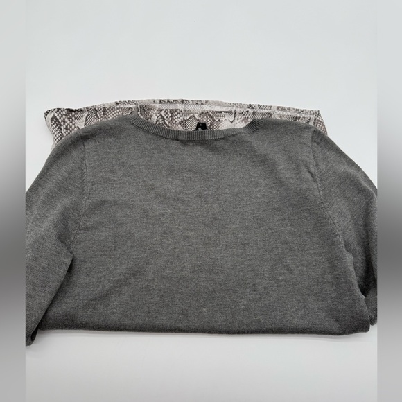 Women’s White House Black Market gray Layered Snakeskin Shirt Sweater NWT Sz S - Picture 12 of 13